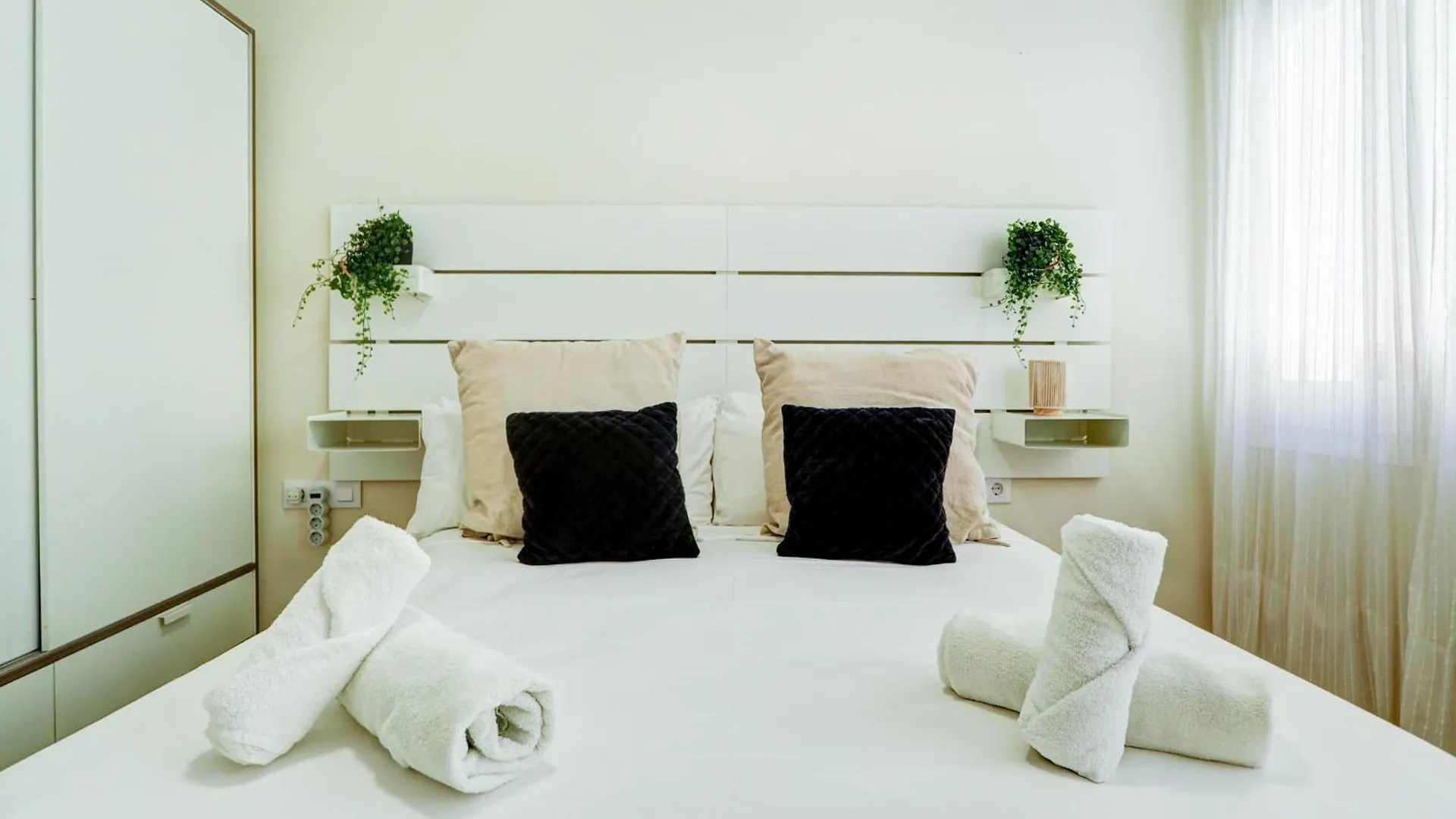 Beach Matucana Apartment By Hello Homes Sitges İspanya